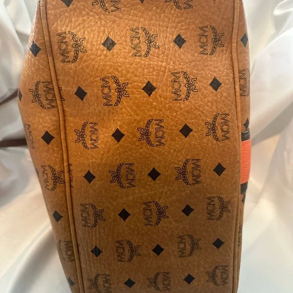 MCM Tote & Wallet Set - Picture 10 of 15